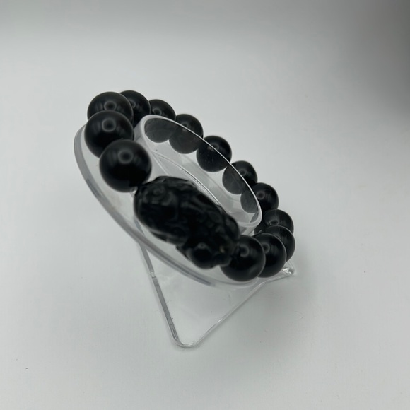 Silver Sheen Black Obsidian Beaded Bracelet with Pixiu Bead - Picture 8 of 15